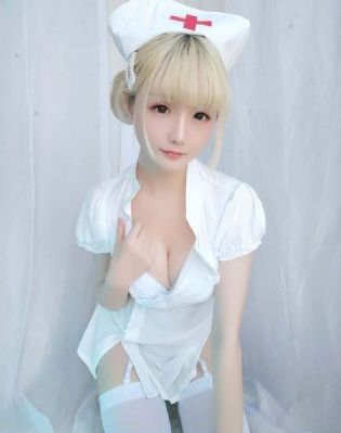 年青的嫂子_中英字幕1080
